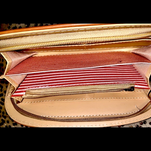 Women’s LOVES. Wallet - Picture 3 of 4